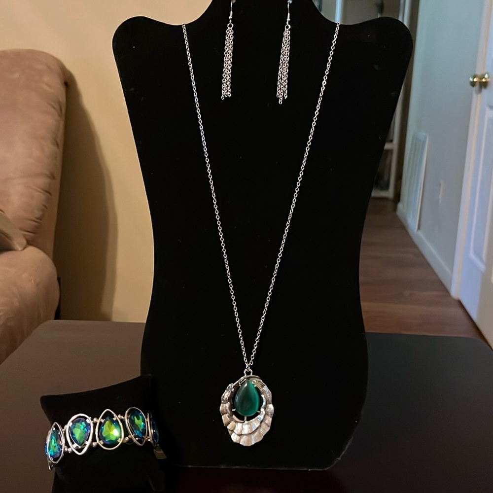 Long necklace